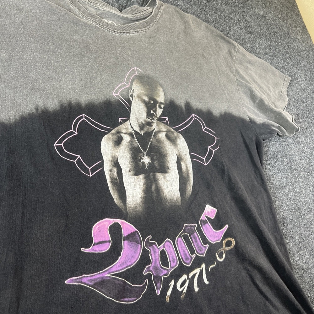 2PAC T-Shirt Men L Black Gray Graphic Print Tupac Shakur 1971‎ Rap Tee
